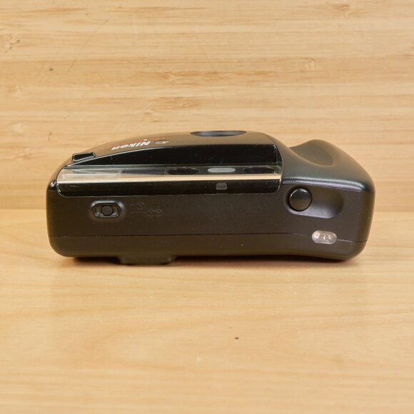 Nikon One Touch 100 / 35mm Point and Shoot Film Camera / Tested & Working - Picture 3 of 8